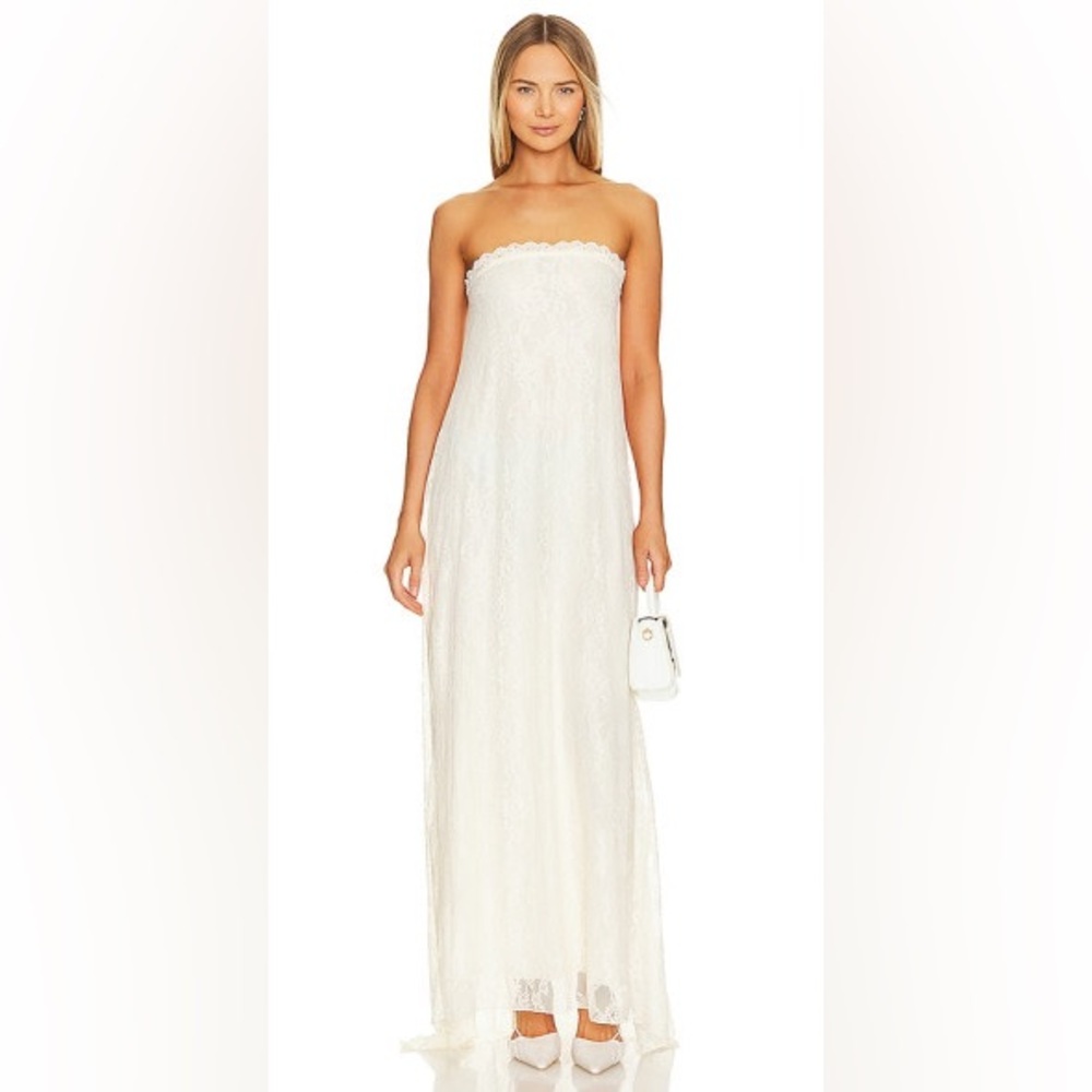 WEWOREWHAT STRAPLESS LACE MAXI DRESS